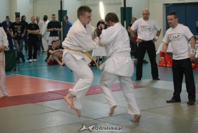 Colloseum - piąta edycja turnieju Ju Jitsu Full Contact (MMA) i Grapplingu w Ostrołęce (30.10.2010) - zdjęcie #46 - eOstroleka.pl