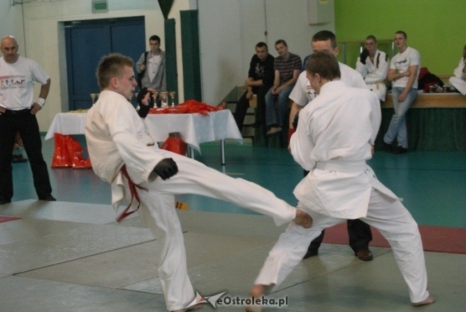 Colloseum - piąta edycja turnieju Ju Jitsu Full Contact (MMA) i Grapplingu w Ostrołęce (30.10.2010) - zdjęcie #44 - eOstroleka.pl