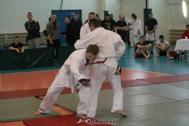 Colloseum - piąta edycja turnieju Ju Jitsu Full Contact (MMA) i Grapplingu w Ostrołęce (30.10.2010) - zdjęcie #42 - eOstroleka.pl