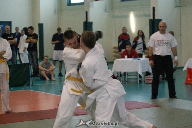 Colloseum - piąta edycja turnieju Ju Jitsu Full Contact (MMA) i Grapplingu w Ostrołęce (30.10.2010) - zdjęcie #39 - eOstroleka.pl