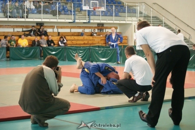 Colloseum - piąta edycja turnieju Ju Jitsu Full Contact (MMA) i Grapplingu w Ostrołęce (30.10.2010) - zdjęcie #34 - eOstroleka.pl