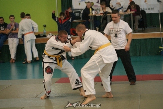 Colloseum - piąta edycja turnieju Ju Jitsu Full Contact (MMA) i Grapplingu w Ostrołęce (30.10.2010) - zdjęcie #5 - eOstroleka.pl