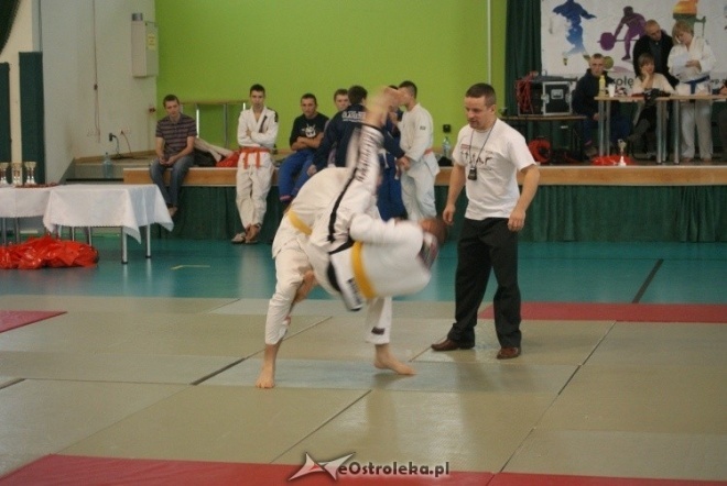Colloseum - piąta edycja turnieju Ju Jitsu Full Contact (MMA) i Grapplingu w Ostrołęce (30.10.2010) - zdjęcie #4 - eOstroleka.pl