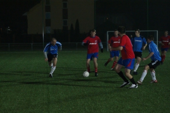 Turniej piłki nożnej 7 - finał (29.10.2010) - zdjęcie #35 - eOstroleka.pl