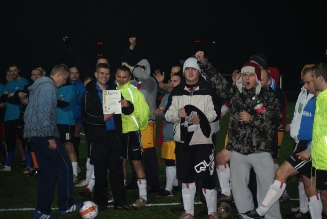 Turniej piłki nożnej 7 - finał (29.10.2010) - zdjęcie #8 - eOstroleka.pl
