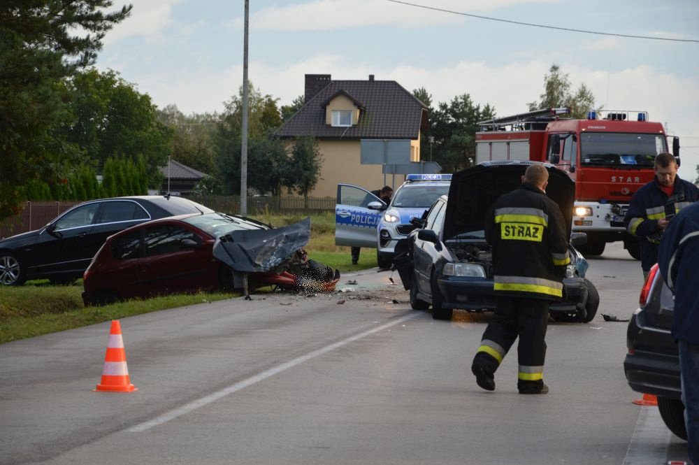 Wypadek w Pokrzywnicy [31.08.2020] - zdjęcie #14 - eOstroleka.pl