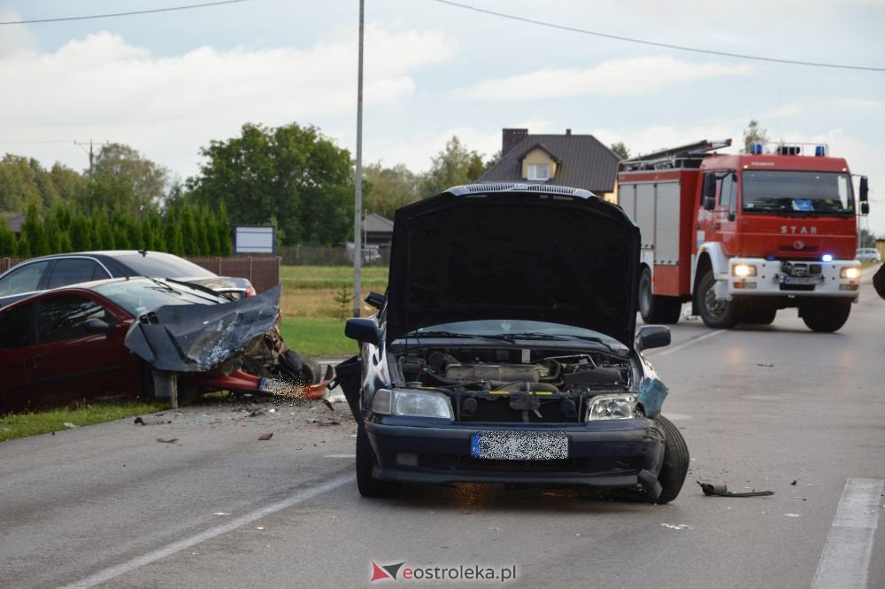 Wypadek w Pokrzywnicy [31.08.2020] - zdjęcie #2 - eOstroleka.pl