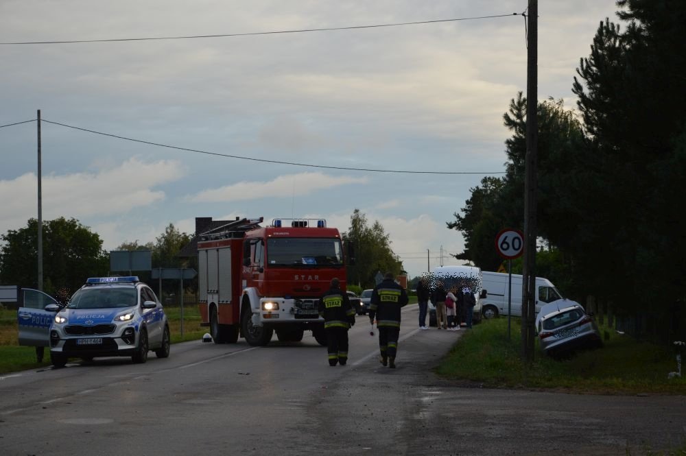 Wypadek w Pokrzywnicy [31.08.2020] - zdjęcie #16 - eOstroleka.pl