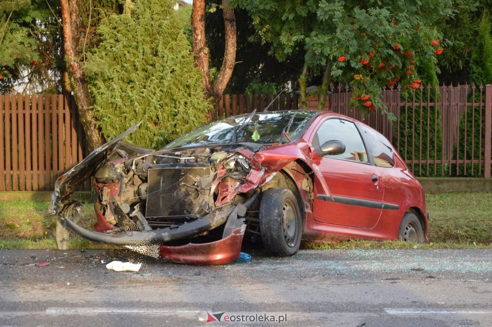 Wypadek w Pokrzywnicy [31.08.2020] - zdjęcie #6 - eOstroleka.pl