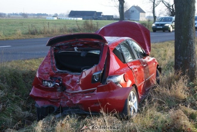 Wypadek pod Kadzidłem (01.11.2010) - zdjęcie #6 - eOstroleka.pl