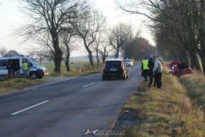 Wypadek pod Kadzidłem (01.11.2010) - zdjęcie #1 - eOstroleka.pl