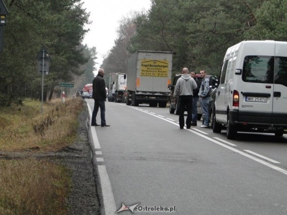 Wypadek w Szwendrowym Moście (05.11.2010) - zdjęcie #1 - eOstroleka.pl