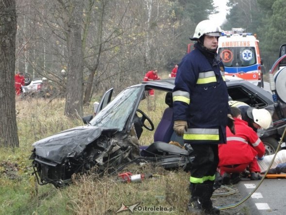 Wypadek w Szwendrowym Moście (05.11.2010) - zdjęcie #8 - eOstroleka.pl