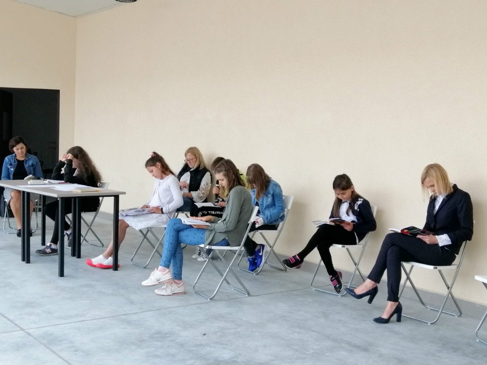 „Balladynę” Słowackiego czytali też w Łysych [ZDJĘCIA] - zdjęcie #2 - eOstroleka.pl