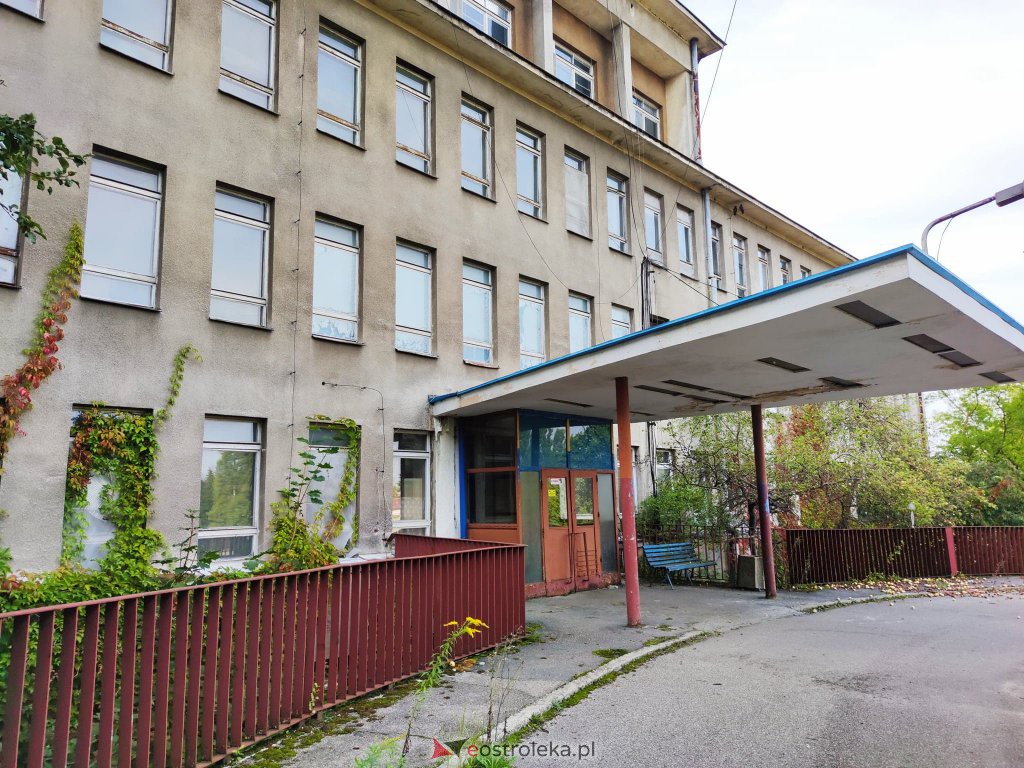 Budynek starego szpitala w Ostrołęce [16.09.2020] - zdjęcie #3 - eOstroleka.pl