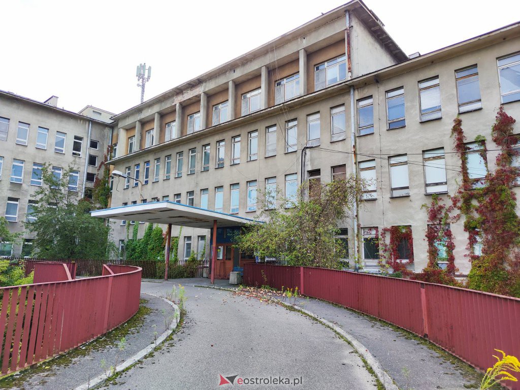 Budynek starego szpitala w Ostrołęce [16.09.2020] - zdjęcie #6 - eOstroleka.pl