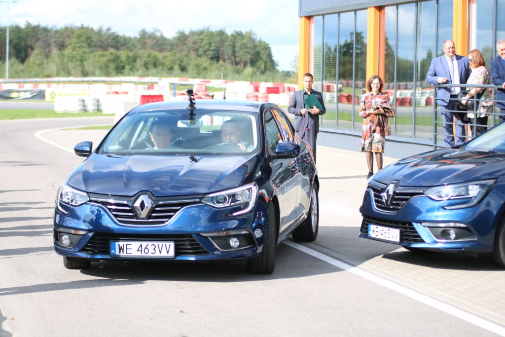 Szkolenia dla kierowców na Torze Modlin – bezpieczeństwo i profilaktyka uzależnień - zdjęcie #7 - eOstroleka.pl