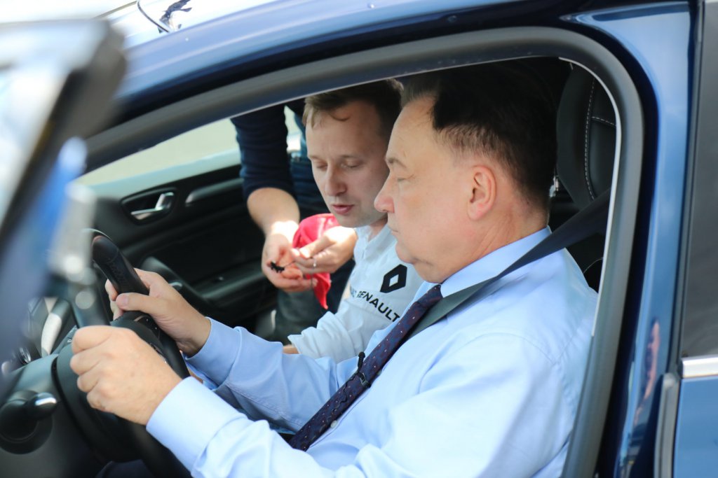 Szkolenia dla kierowców na Torze Modlin – bezpieczeństwo i profilaktyka uzależnień - zdjęcie #10 - eOstroleka.pl