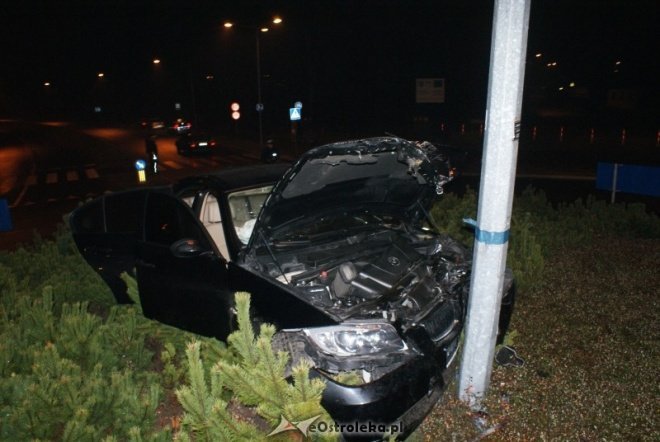 Wypadek na Rondzie Jana Radomskiego w Ostrołęce (08.11.2010) - zdjęcie #17 - eOstroleka.pl