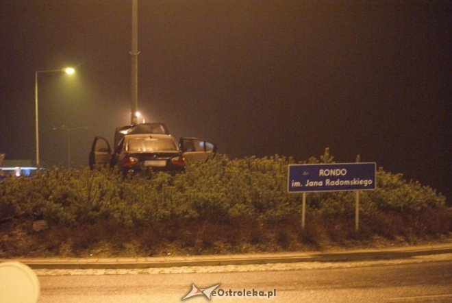 Wypadek na Rondzie Jana Radomskiego w Ostrołęce (08.11.2010) - zdjęcie #7 - eOstroleka.pl