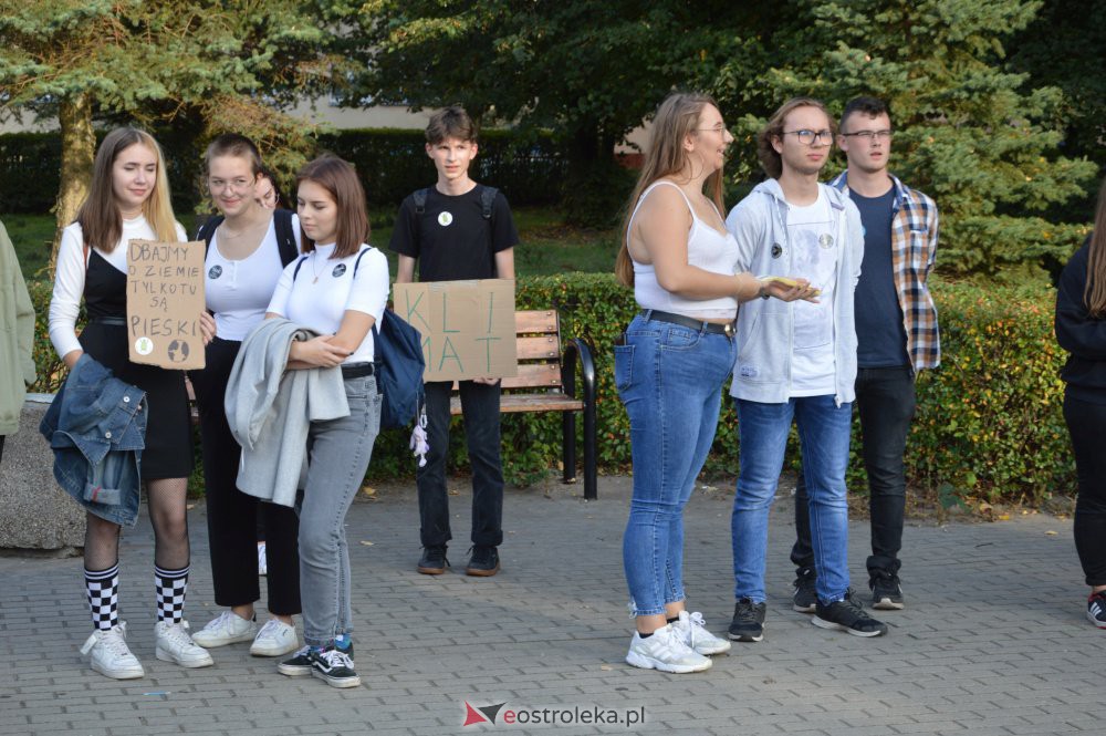 Młodzieżowy Strajk Klimatyczny w Ostrołęce - zdjęcie #23 - eOstroleka.pl