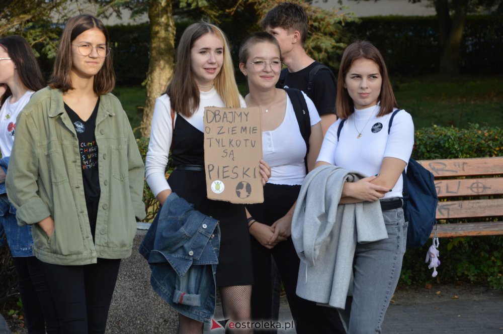 Młodzieżowy Strajk Klimatyczny w Ostrołęce - zdjęcie #24 - eOstroleka.pl