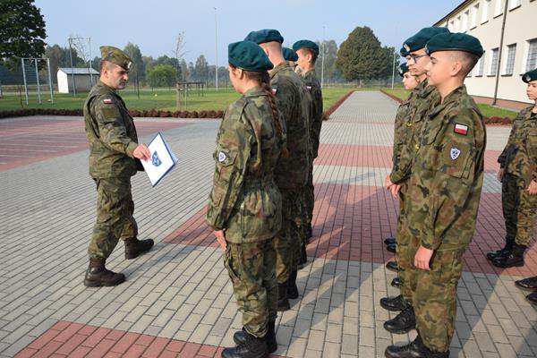 Adepci „mundurówki” z II SLO na ćwiczeniach w jednostce wojskowej w Lipowcu [28.09.2020] - zdjęcie #19 - eOstroleka.pl