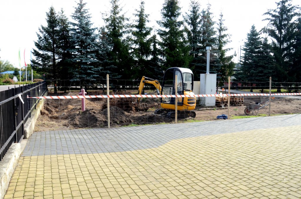 W Kadzidle powstaje pierwsze przyszkolne arboretum w powiecie ostrołęckim - zdjęcie #5 - eOstroleka.pl