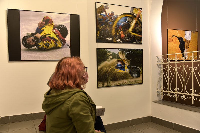 XII OFF wystartował. Tematem tegorocznego festiwalu jest fotografia sportowa [01.10.2020] - zdjęcie #6 - eOstroleka.pl