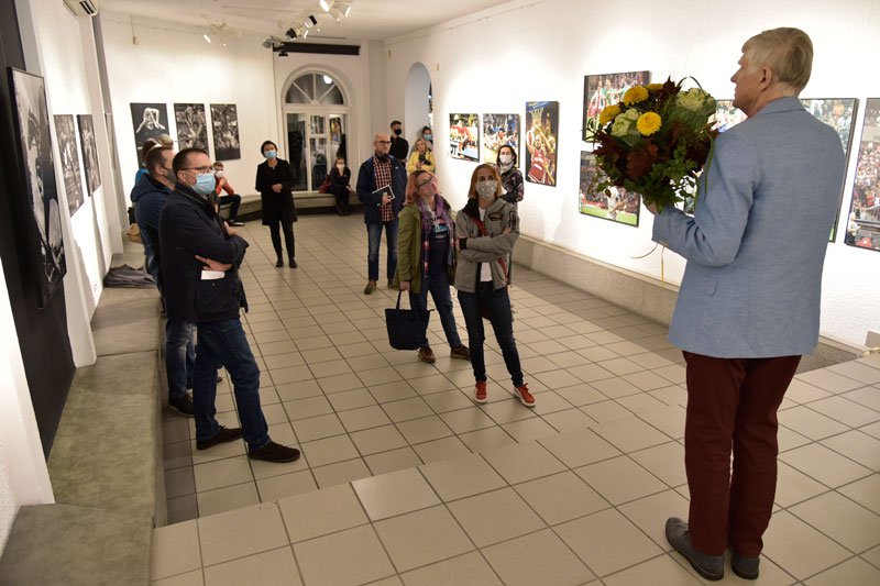 XII OFF wystartował. Tematem tegorocznego festiwalu jest fotografia sportowa [01.10.2020] - zdjęcie #1 - eOstroleka.pl