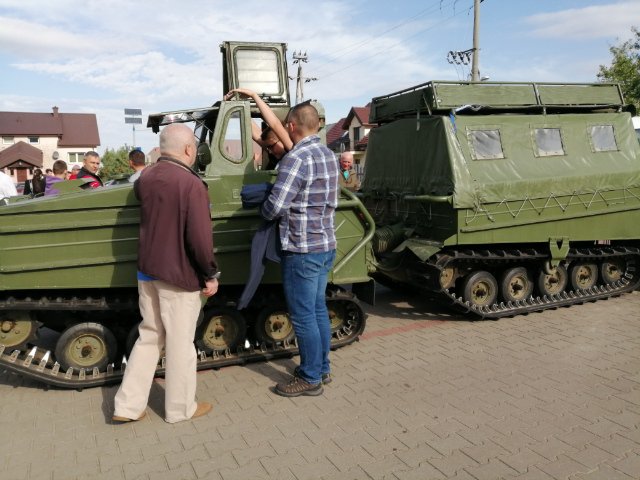 IX Rzekuńskie Spotkania Fanów Starej Motoryzacji [04.10.2020] - zdjęcie #3 - eOstroleka.pl