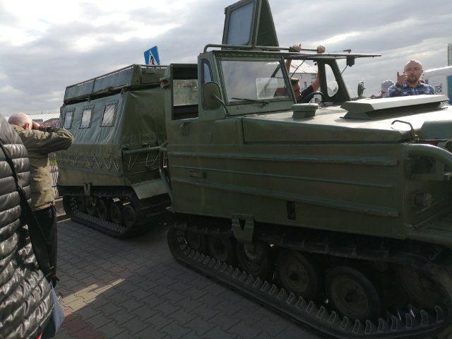 IX Rzekuńskie Spotkania Fanów Starej Motoryzacji [04.10.2020] - zdjęcie #1 - eOstroleka.pl