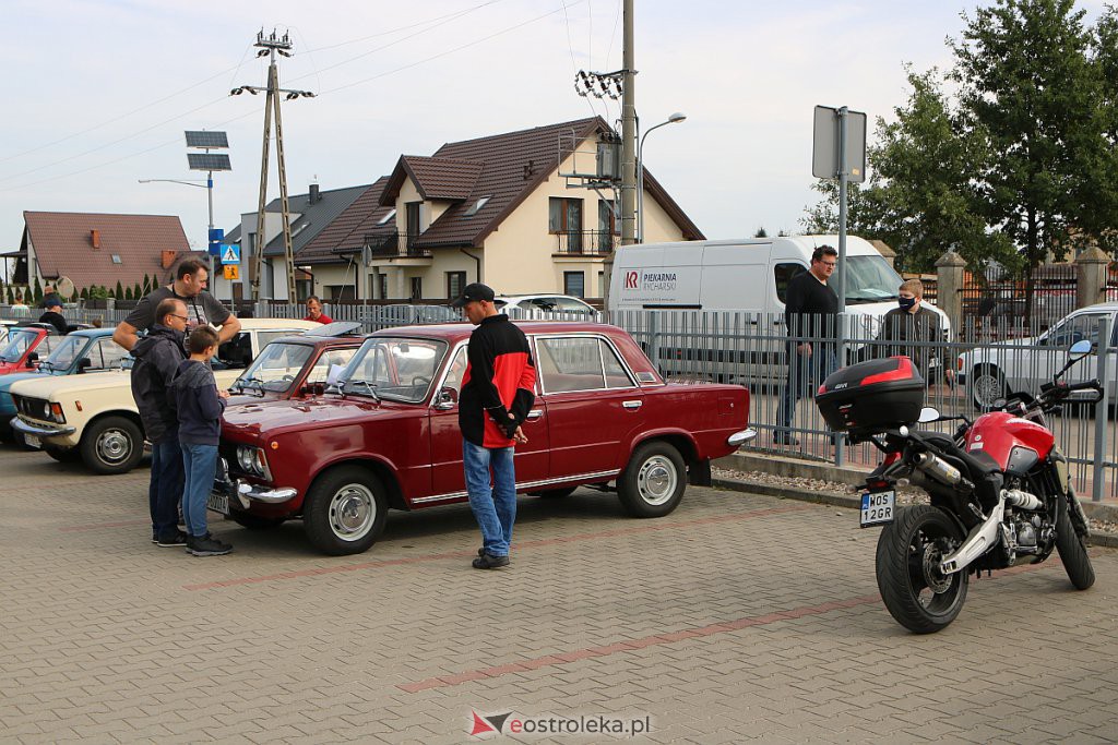 IX Rzekuńskie Spotkania Fanów Starej Motoryzacji [04.10.2020] - zdjęcie #3 - eOstroleka.pl