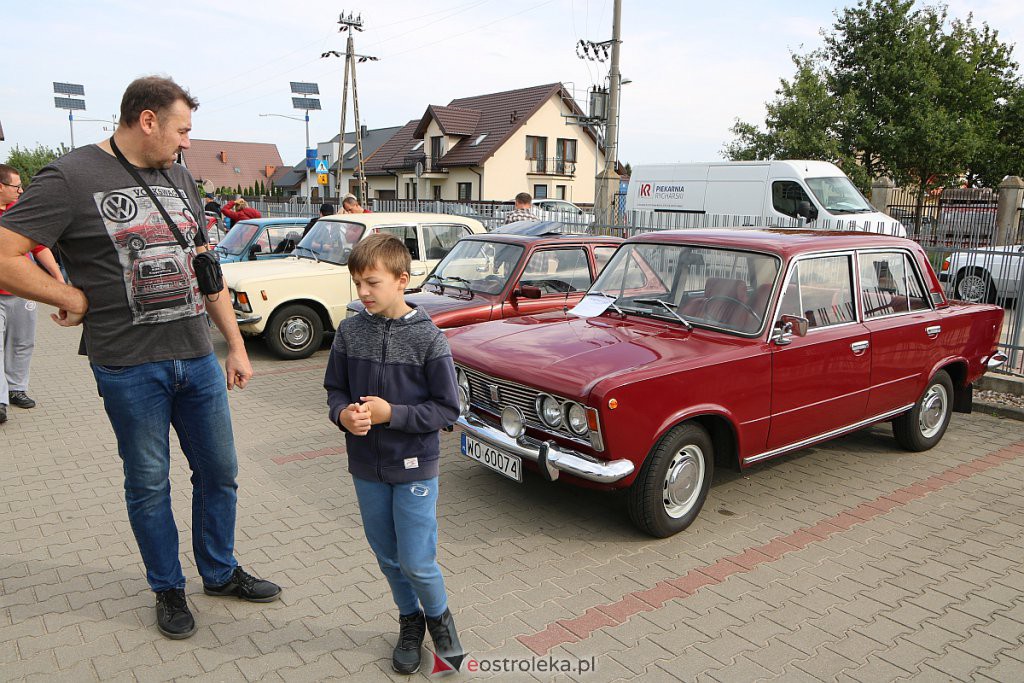 IX Rzekuńskie Spotkania Fanów Starej Motoryzacji [04.10.2020] - zdjęcie #5 - eOstroleka.pl
