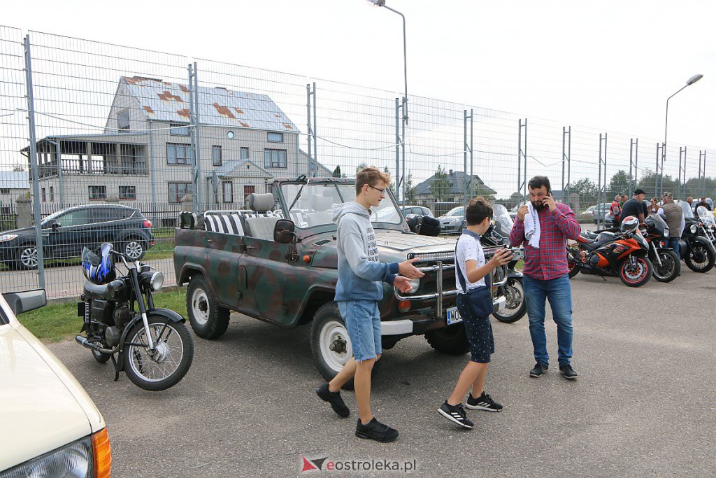 IX Rzekuńskie Spotkania Fanów Starej Motoryzacji [04.10.2020] - zdjęcie #23 - eOstroleka.pl