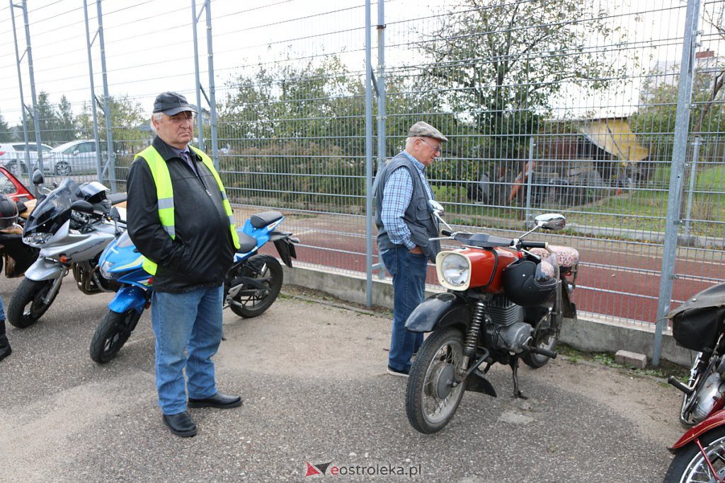 IX Rzekuńskie Spotkania Fanów Starej Motoryzacji [04.10.2020] - zdjęcie #88 - eOstroleka.pl