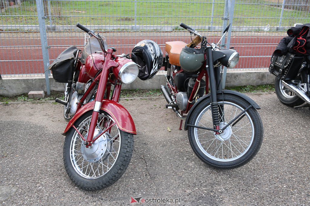 IX Rzekuńskie Spotkania Fanów Starej Motoryzacji [04.10.2020] - zdjęcie #87 - eOstroleka.pl