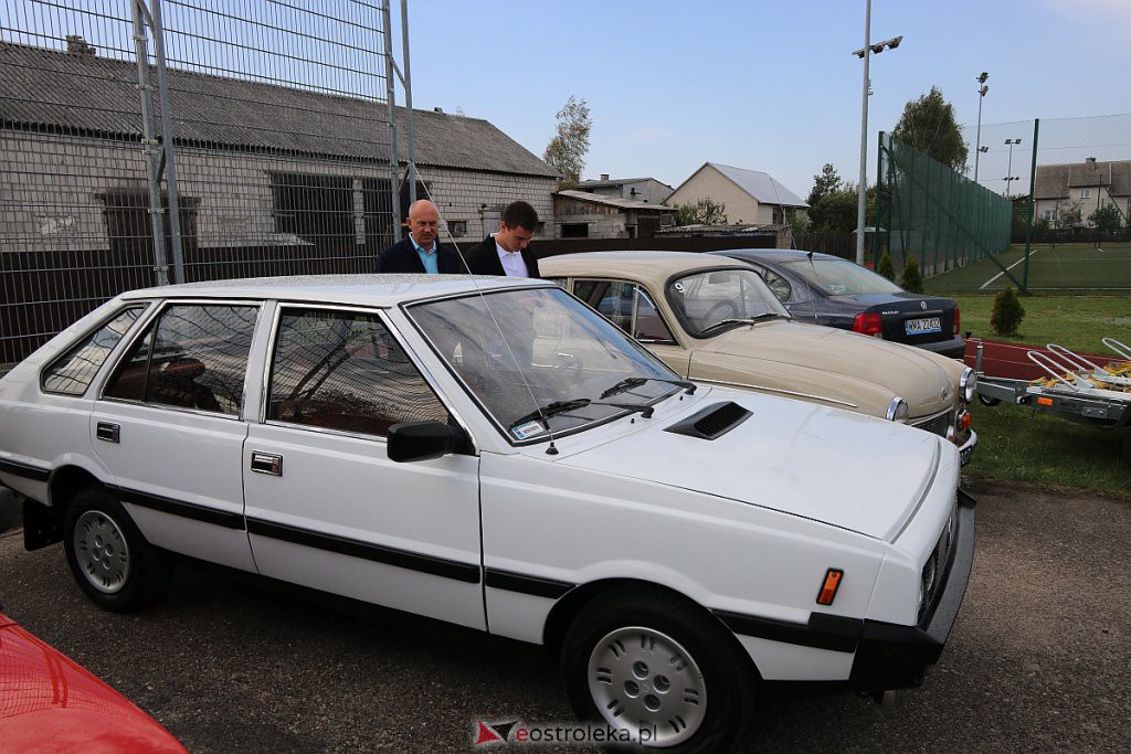 IX Rzekuńskie Spotkania Fanów Starej Motoryzacji [04.10.2020] - zdjęcie #81 - eOstroleka.pl