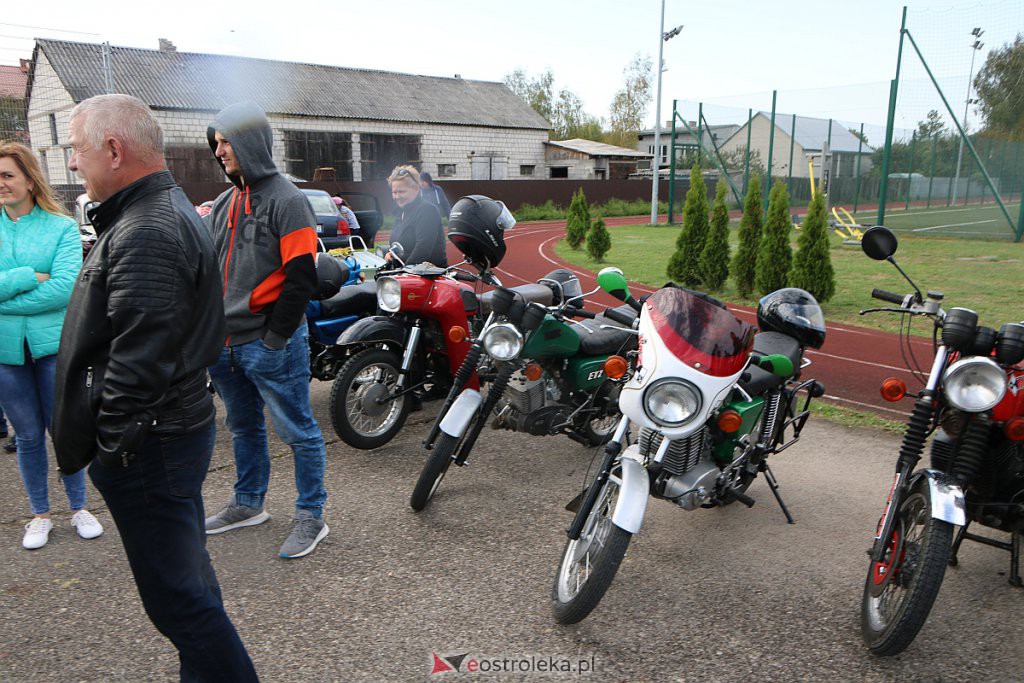 IX Rzekuńskie Spotkania Fanów Starej Motoryzacji [04.10.2020] - zdjęcie #71 - eOstroleka.pl