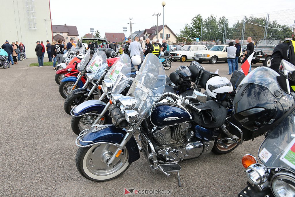 IX Rzekuńskie Spotkania Fanów Starej Motoryzacji [04.10.2020] - zdjęcie #62 - eOstroleka.pl