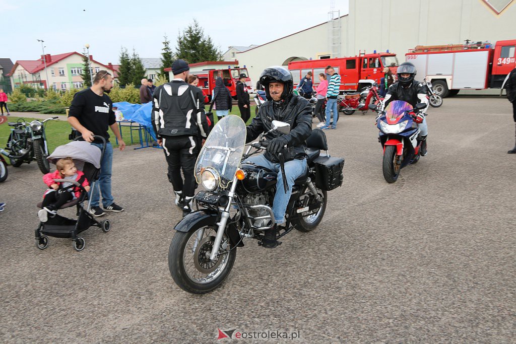 IX Rzekuńskie Spotkania Fanów Starej Motoryzacji [04.10.2020] - zdjęcie #61 - eOstroleka.pl