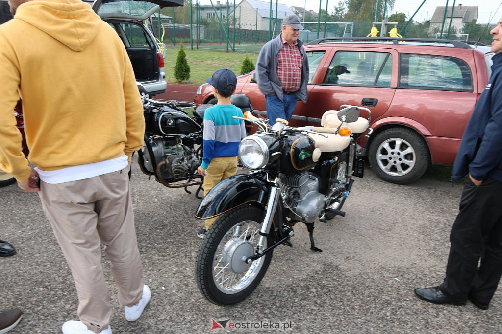 IX Rzekuńskie Spotkania Fanów Starej Motoryzacji [04.10.2020] - zdjęcie #60 - eOstroleka.pl