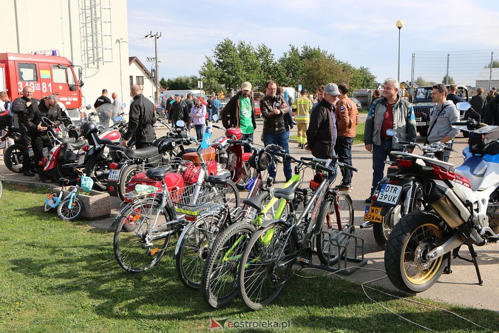 IX Rzekuńskie Spotkania Fanów Starej Motoryzacji [04.10.2020] - zdjęcie #48 - eOstroleka.pl