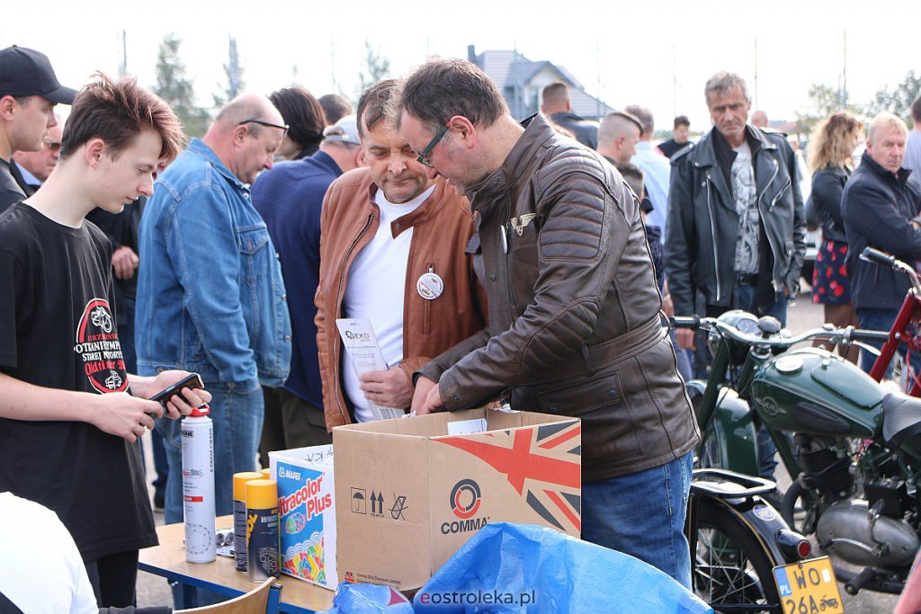 IX Rzekuńskie Spotkania Fanów Starej Motoryzacji [04.10.2020] - zdjęcie #45 - eOstroleka.pl