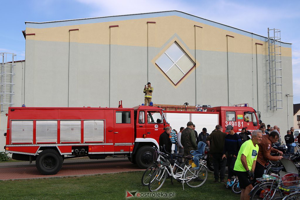 IX Rzekuńskie Spotkania Fanów Starej Motoryzacji [04.10.2020] - zdjęcie #44 - eOstroleka.pl