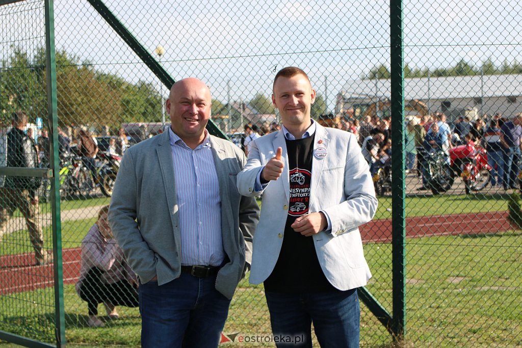 IX Rzekuńskie Spotkania Fanów Starej Motoryzacji [04.10.2020] - zdjęcie #40 - eOstroleka.pl