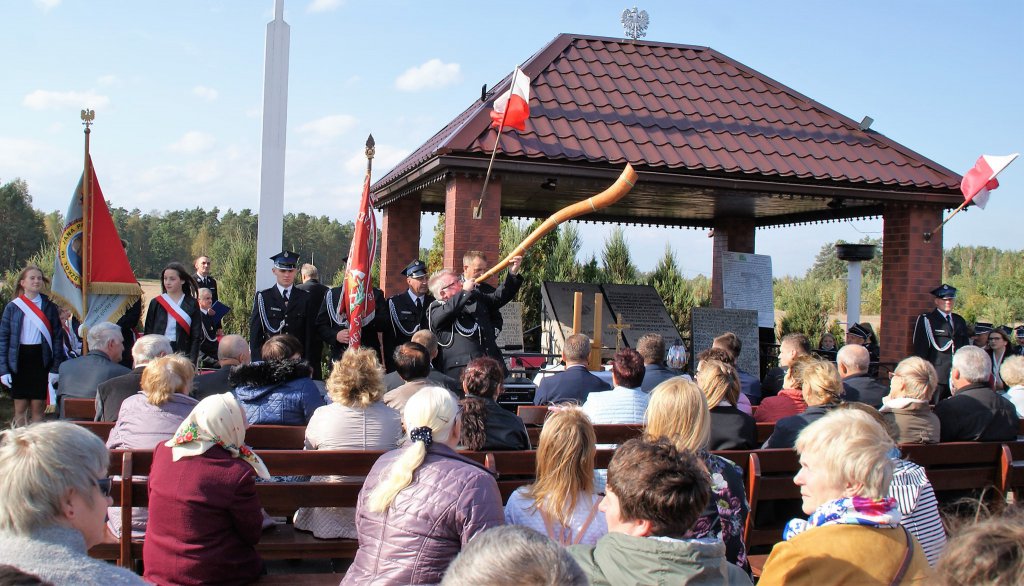 76. rocznica pacyfikacji wsi Bandysie. Kurpie pamiętają o swoich poległych Braciach [04.10.2020] - zdjęcie #64 - eOstroleka.pl