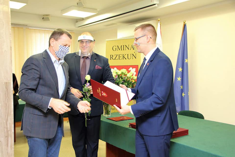 Rzekuń. Nagrody wójta z okazji Dnia Edukacji Narodowej - zdjęcie #1 - eOstroleka.pl
