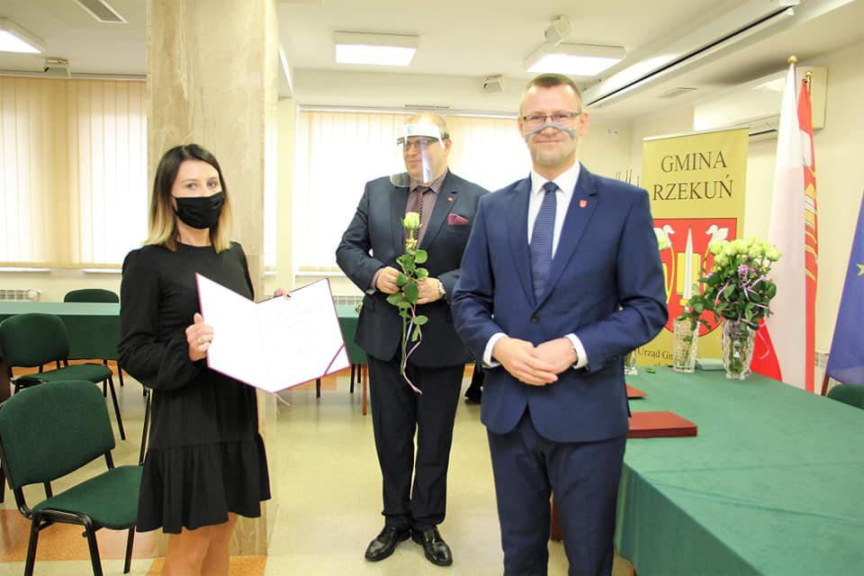 Rzekuń. Nagrody wójta z okazji Dnia Edukacji Narodowej - zdjęcie #3 - eOstroleka.pl