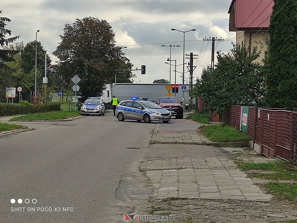 Wypadek na skrzyżowaniu Alei Wojska Polskiego z Witosa [19.10.2020] - zdjęcie #10 - eOstroleka.pl